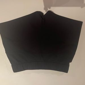 Black Lululemon “On The Fly” shorts 2.5” size 6